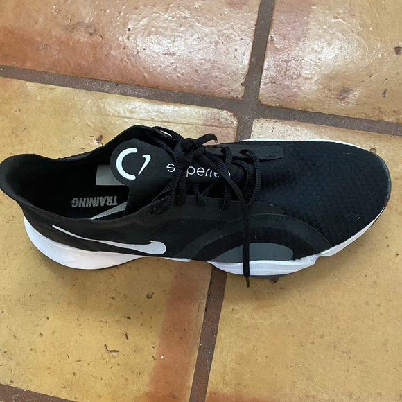 Nike Sneakers - Picture 2 of 3